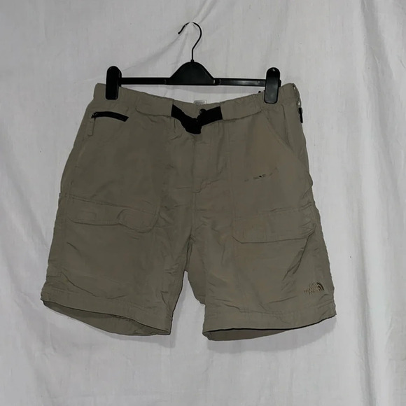 men's tan The North Face cargo shorts size large - Picture 1 of 4